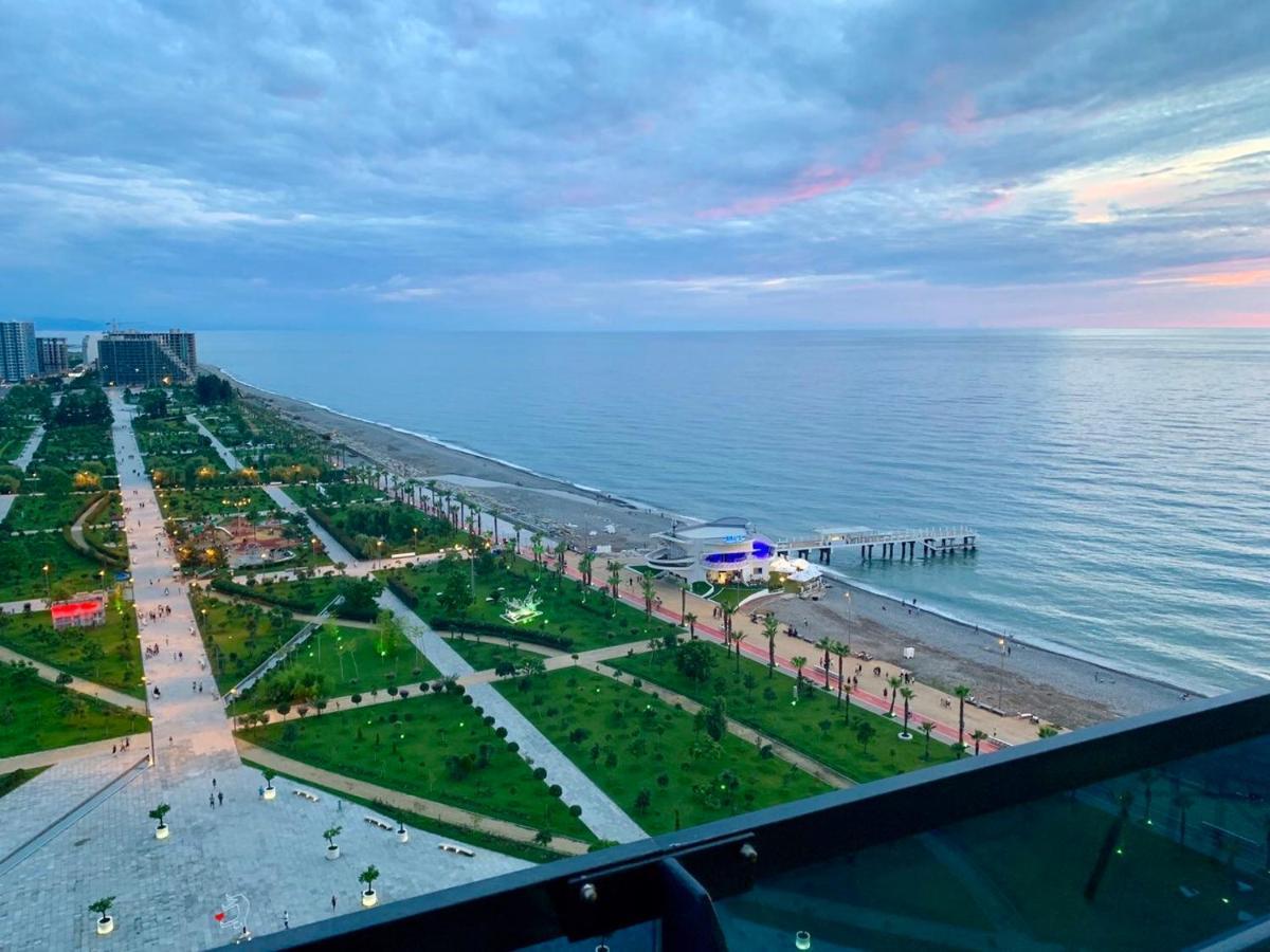 Sunshine Apartments Orbi Beach Tower Batumi Esterno foto